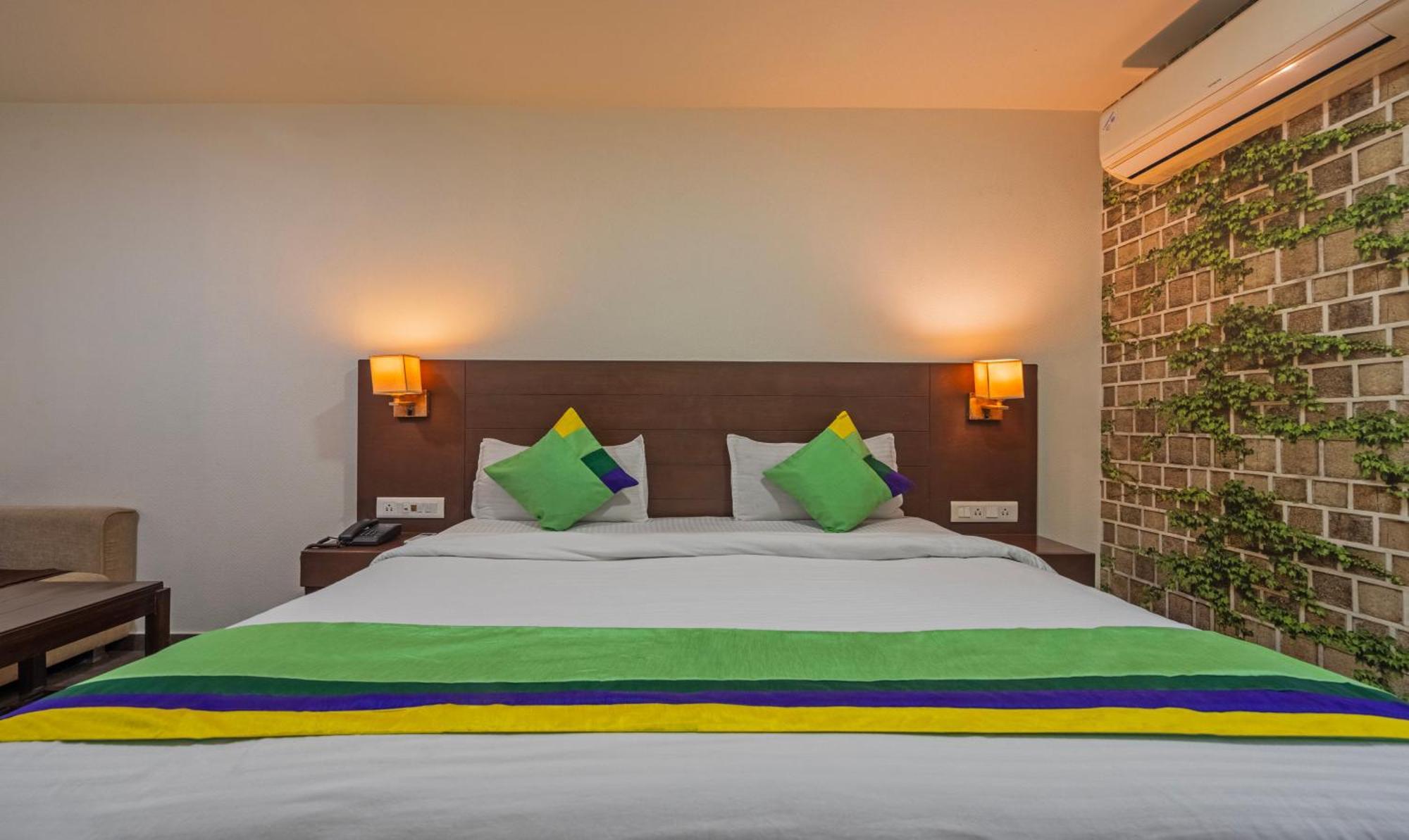 Hotel Casa, Vadodara Esterno foto